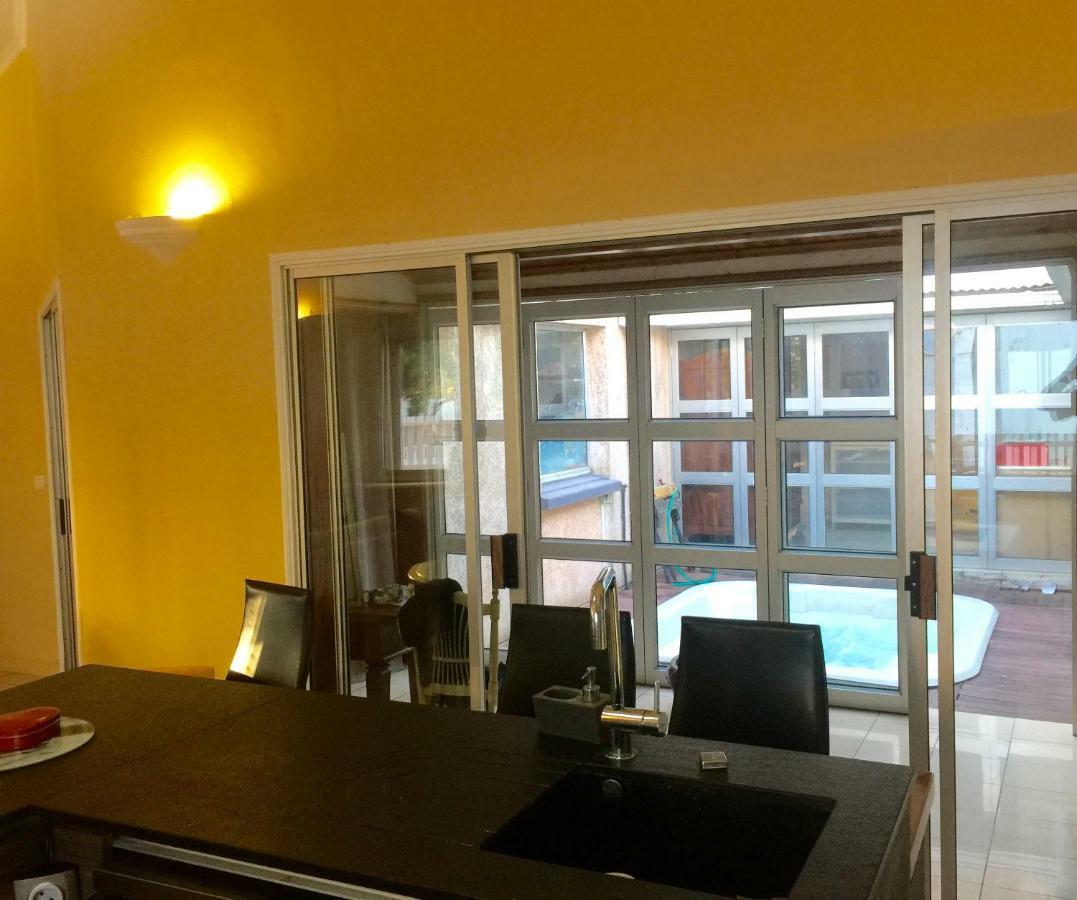 Sun Villa Chambre Chez L Habitant サン＝ドニ エクステリア 写真